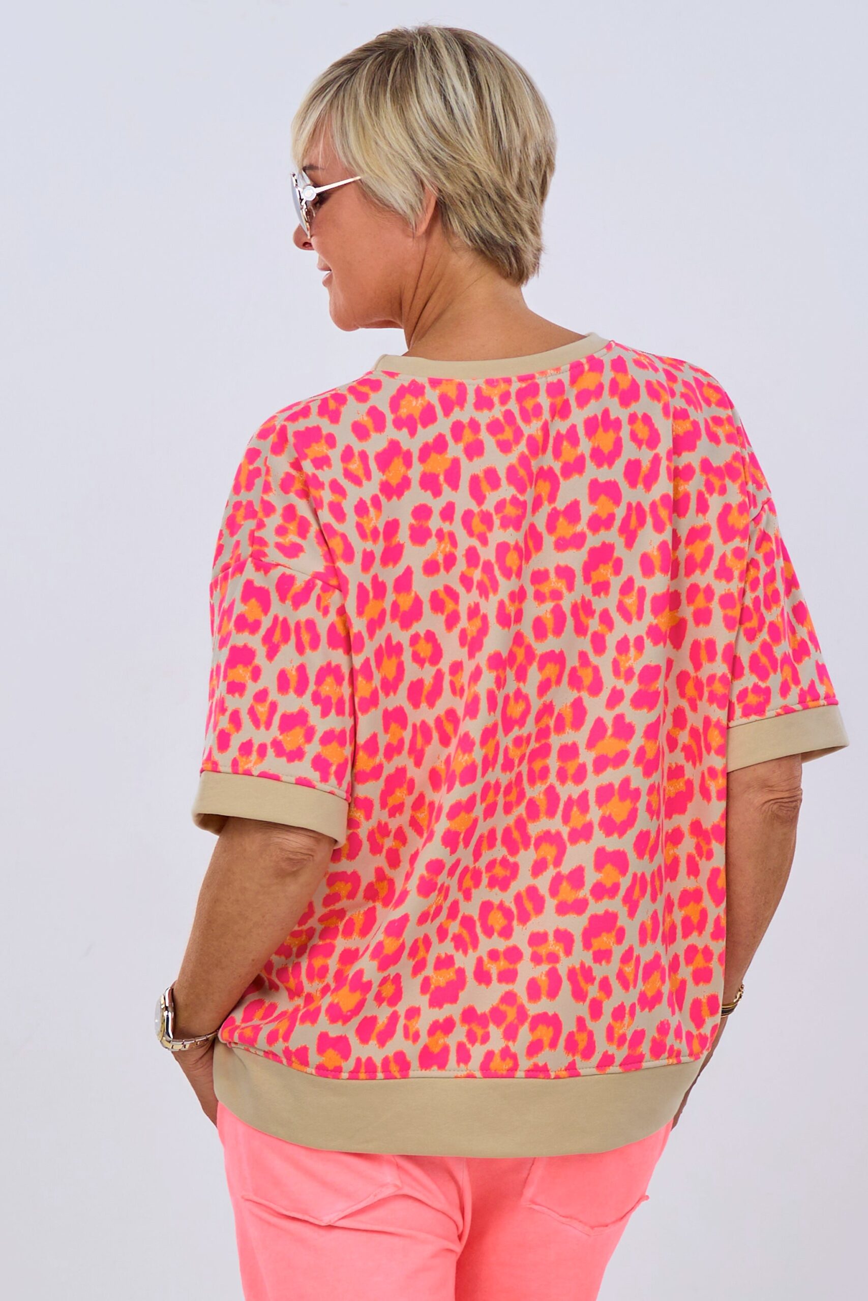 Kurzarm Sweaty im Leo-Look, beige-pink-orange – Bild 2