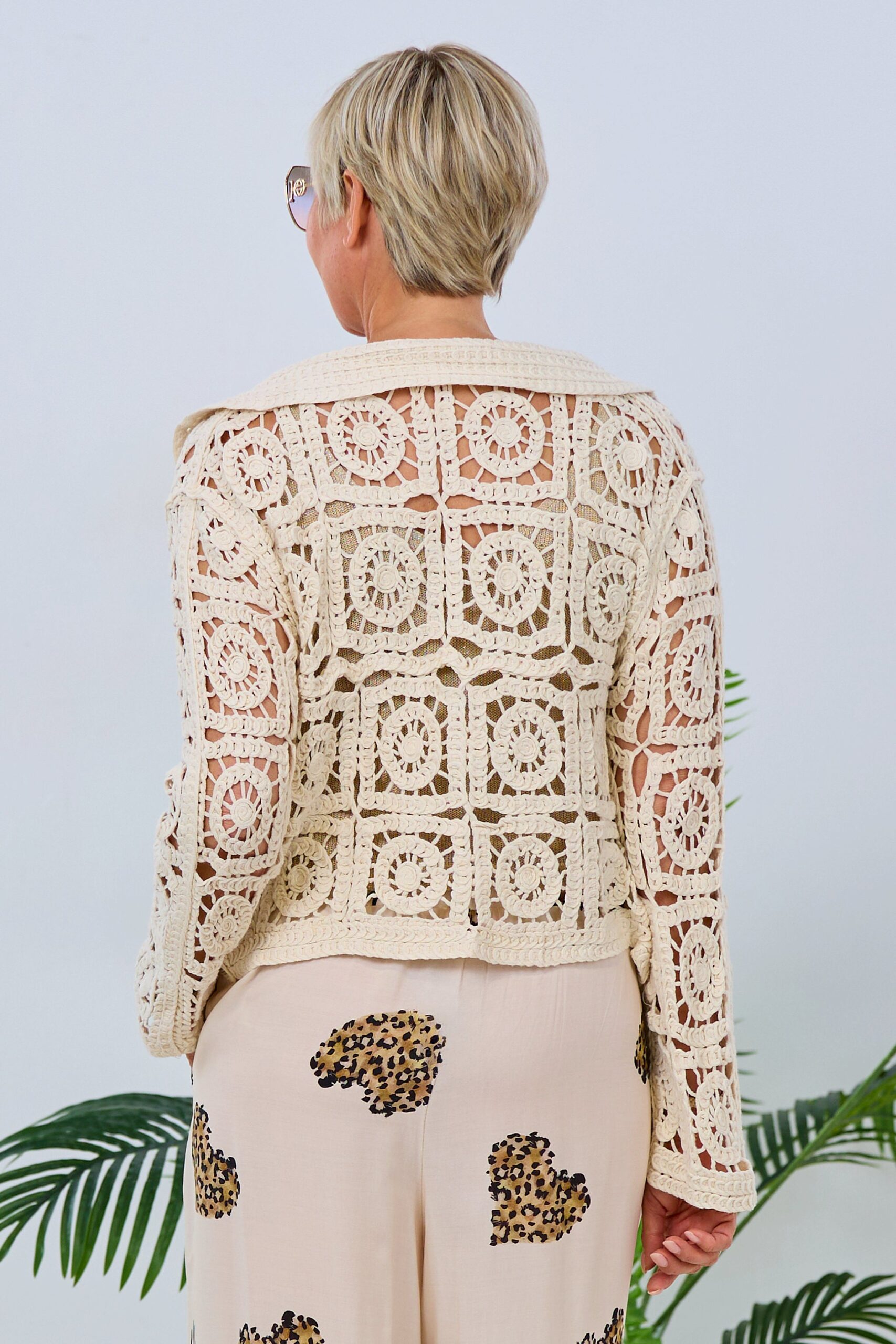 Jacke mit Kragen in Häkeloptik, beige – Bild 3