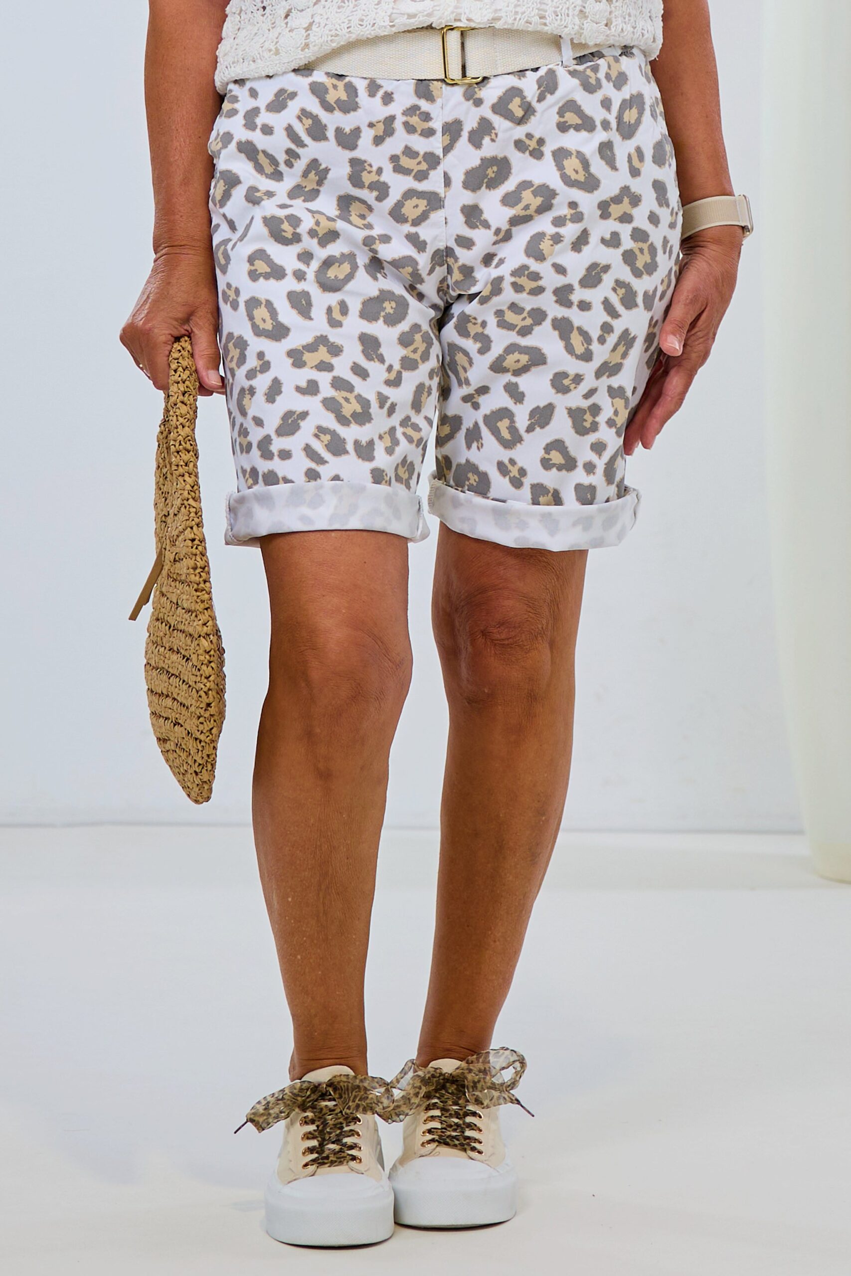 Shorts im Leo-Design, weiß-leo