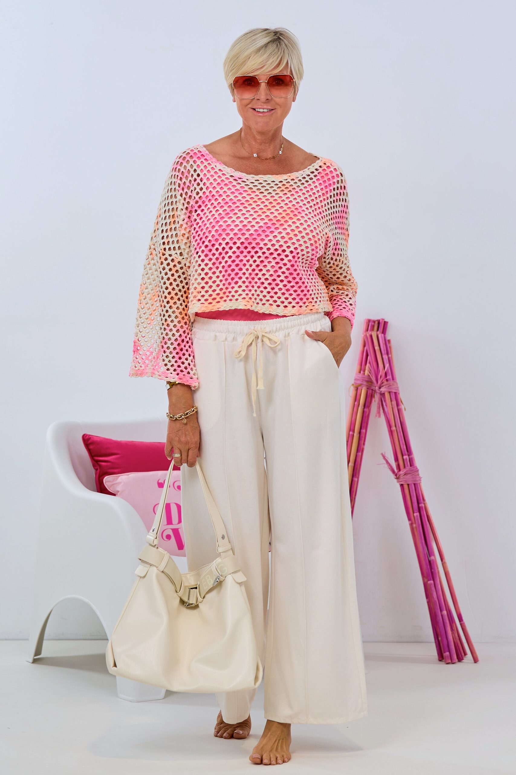 kurzer Lochstrick Pulli mit Trompetenärmeln, creme-rosa – Bild 3