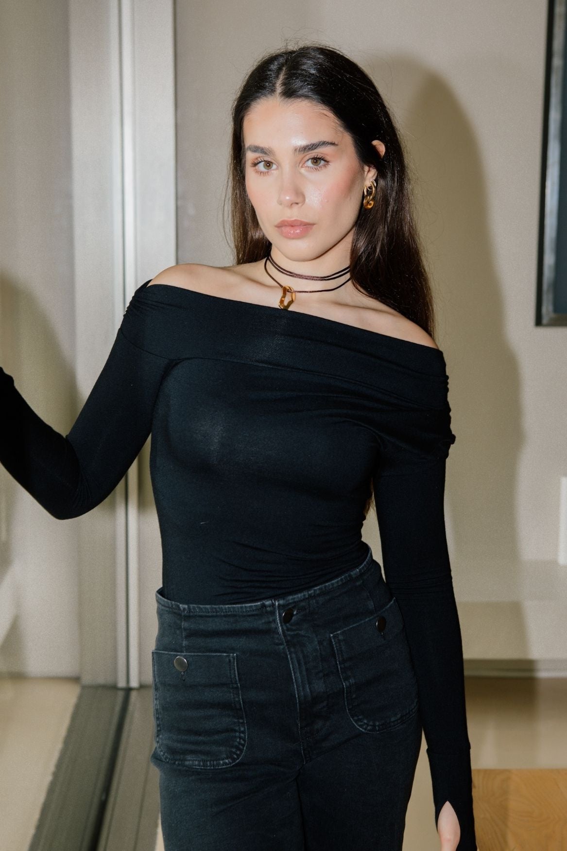 Asymmetrisches Longsleeve Micromodal – Schwarz – Bild 2