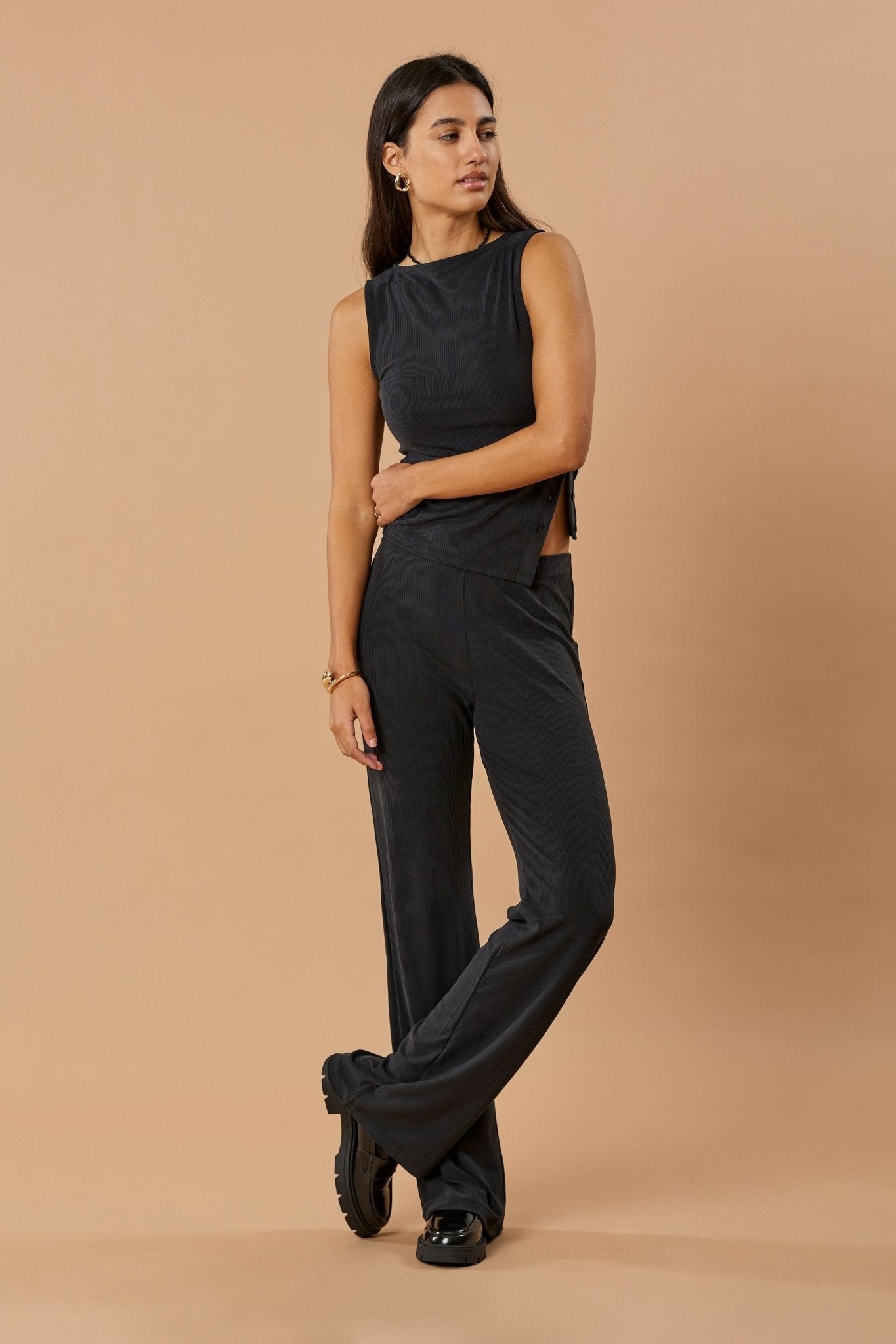 Straight Leg Pant Cupro - Faded Black Rib – Bild 7
