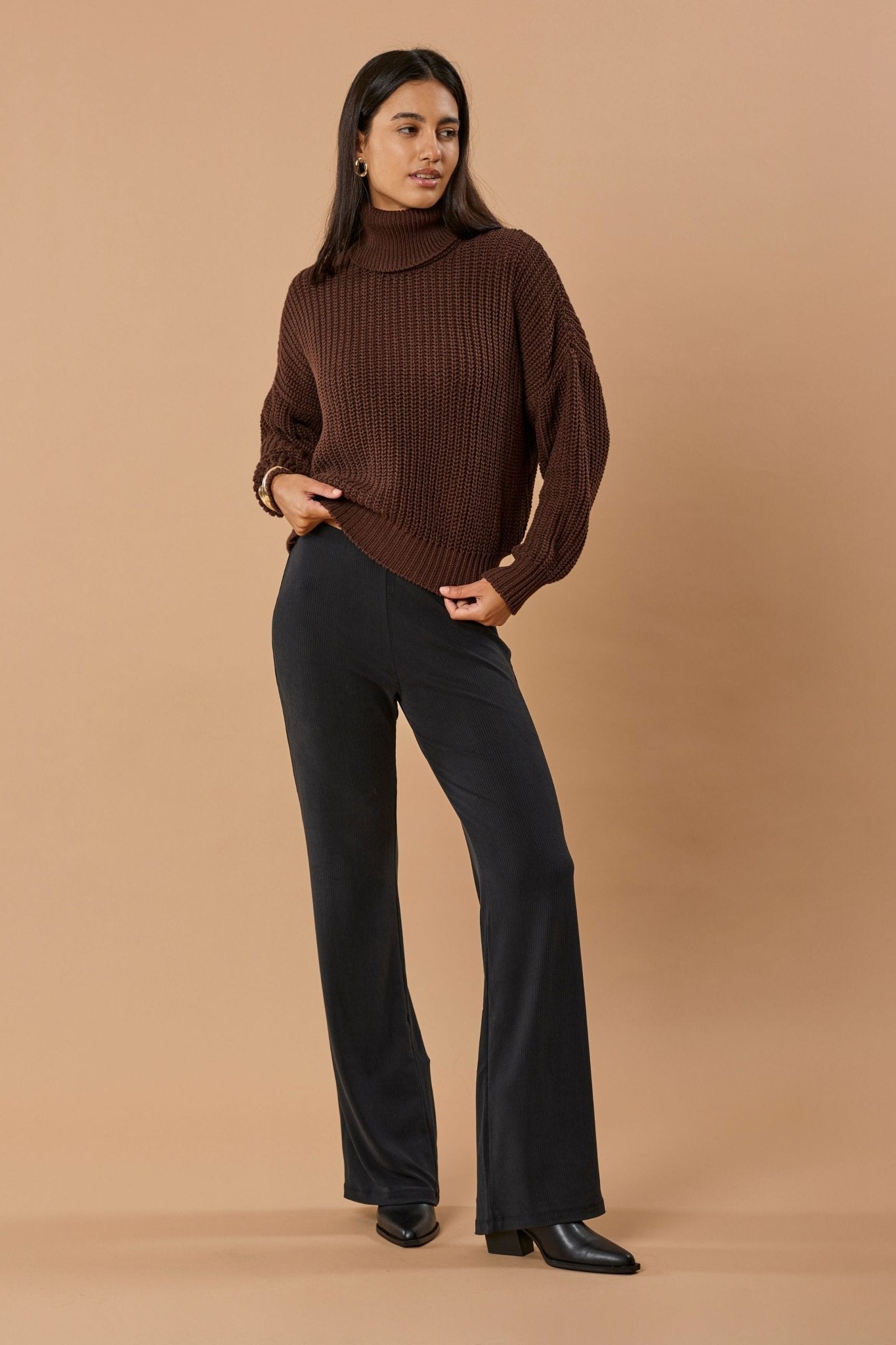 Straight Leg Pant Cupro - Faded Black Rib – Bild 11