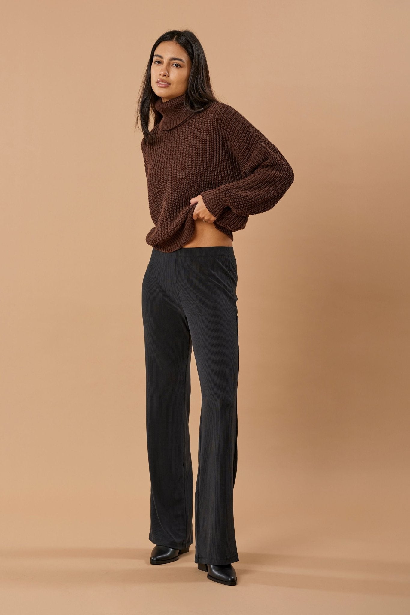 Rollkragen-Strickpullover Penelope Bio-Baumwolle - Chocolate – Bild 8