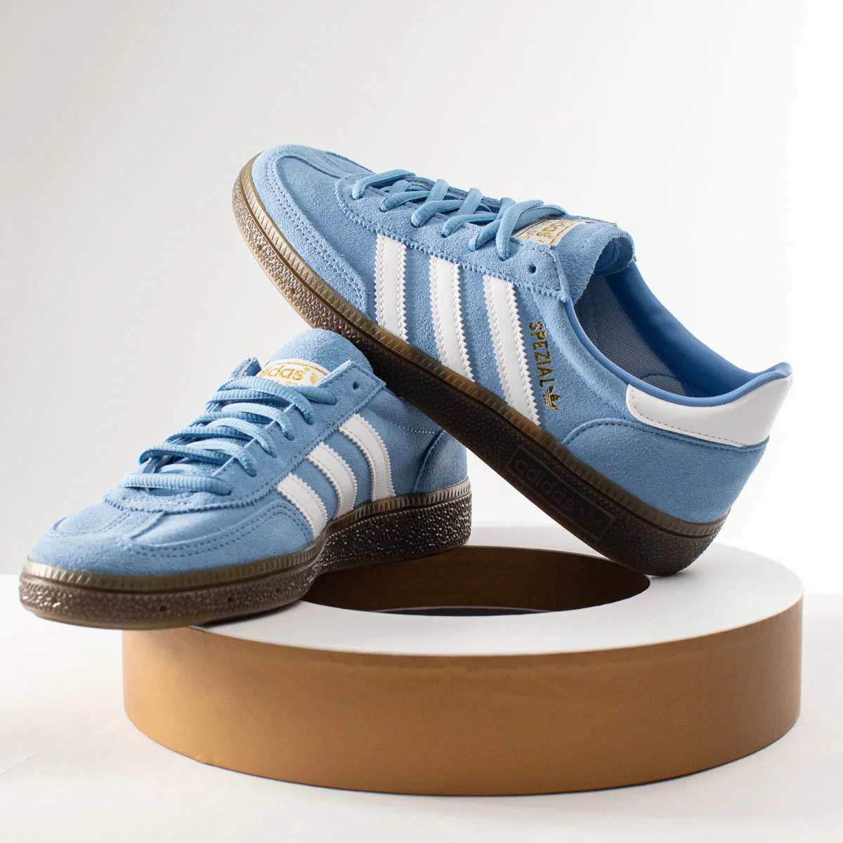 Drei Streifen Handball Spezial BD7632 - hellblau-weiss-gum – Bild 7