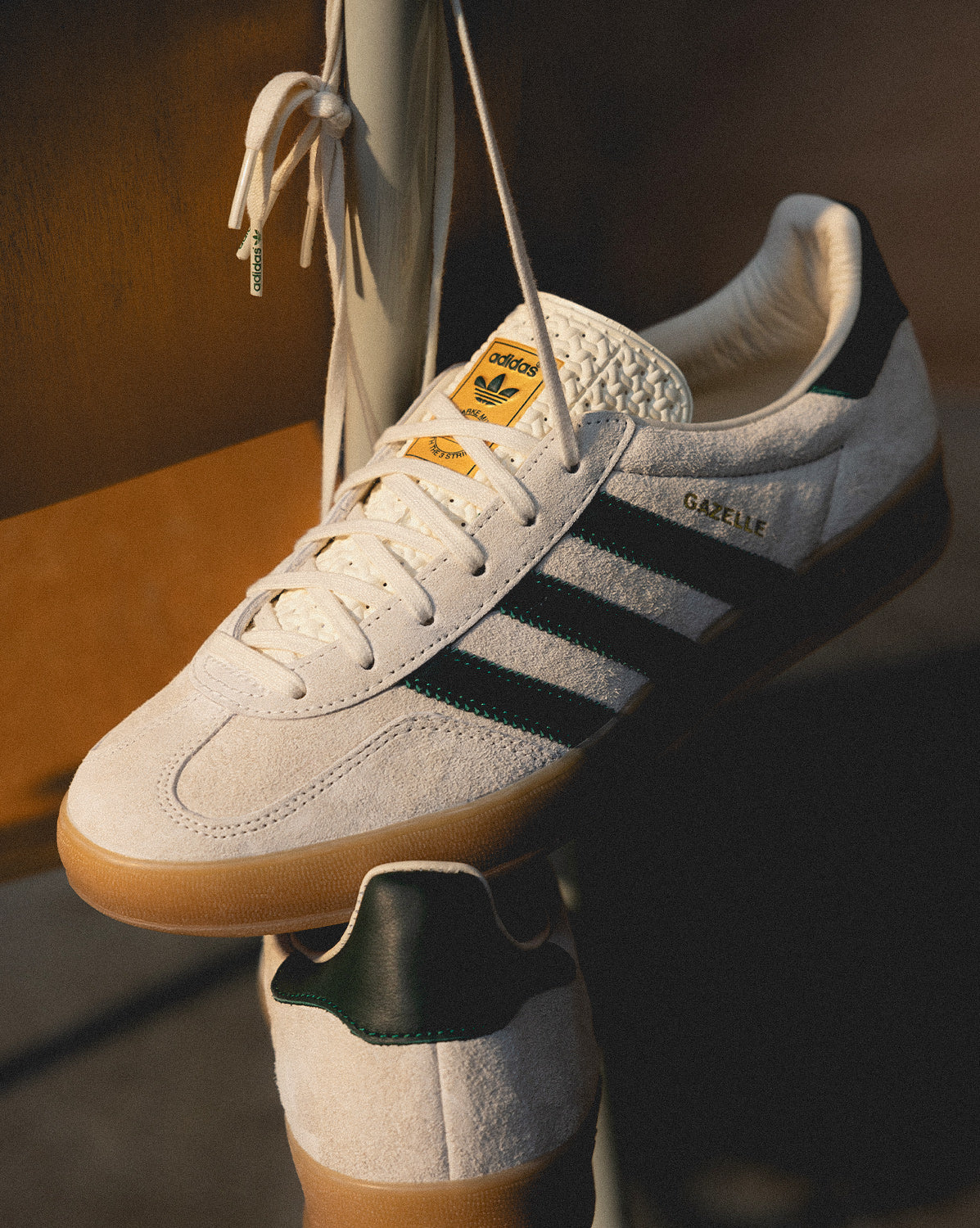 Drei Streifen Gazelle Indoor – Bild 5