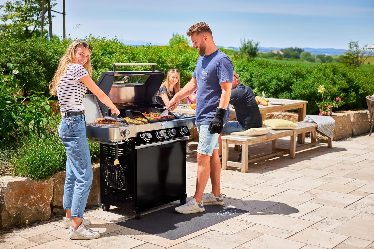RÖSLE Elektrogrill BBQ-Portable Videro E2-P, tragbarer Tischgrill mit 2 Brennern, Warmhalterost und Deckel mit Glaseinsatz, pulverbeschichteter Stahl, schwarz/silbern – Bild 32