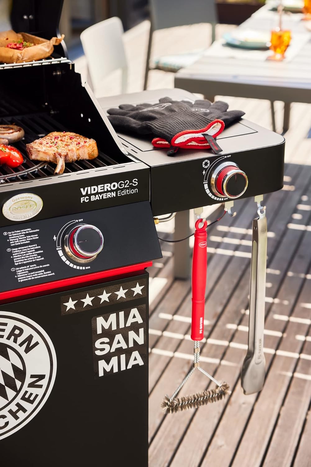 RÖSLE Elektrogrill BBQ-Portable Videro E2-P, tragbarer Tischgrill mit 2 Brennern, Warmhalterost und Deckel mit Glaseinsatz, pulverbeschichteter Stahl, schwarz/silbern – Bild 63