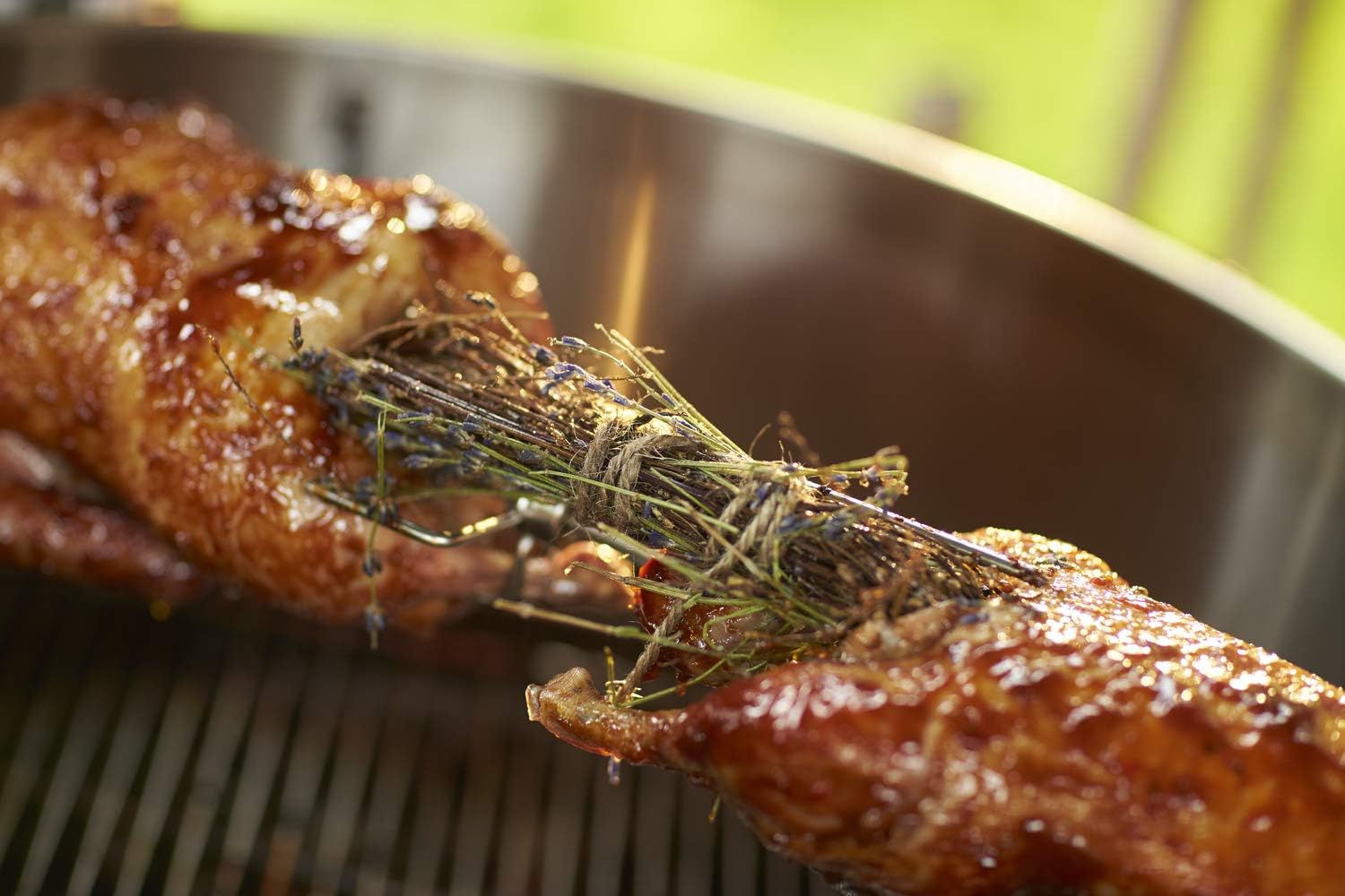 RÖSLE Elektrogrill BBQ-Portable Videro E2-P, tragbarer Tischgrill mit 2 Brennern, Warmhalterost und Deckel mit Glaseinsatz, pulverbeschichteter Stahl, schwarz/silbern – Bild 12