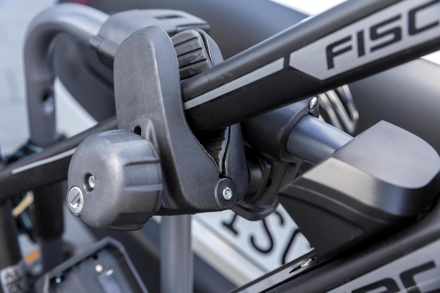 Fischer Kupplungs-Fahrradträger ProlineEvo 2, für 2 Fahrräder bis 60kg Nutzlast, E-Bike geeignet, vormontiert, abschließbar, faltbar – Bild 11