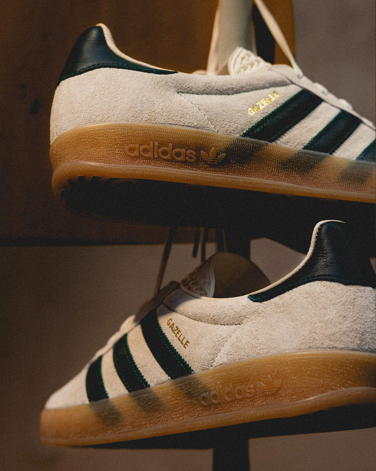 Drei Streifen Gazelle Indoor – Bild 6